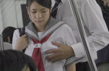 絶対真似するなよ!?満員電車やバスの中で痴漢する大胆不敵な手口に草不可避www痴漢のエロGIF画像がめっちゃ興奮する! その1