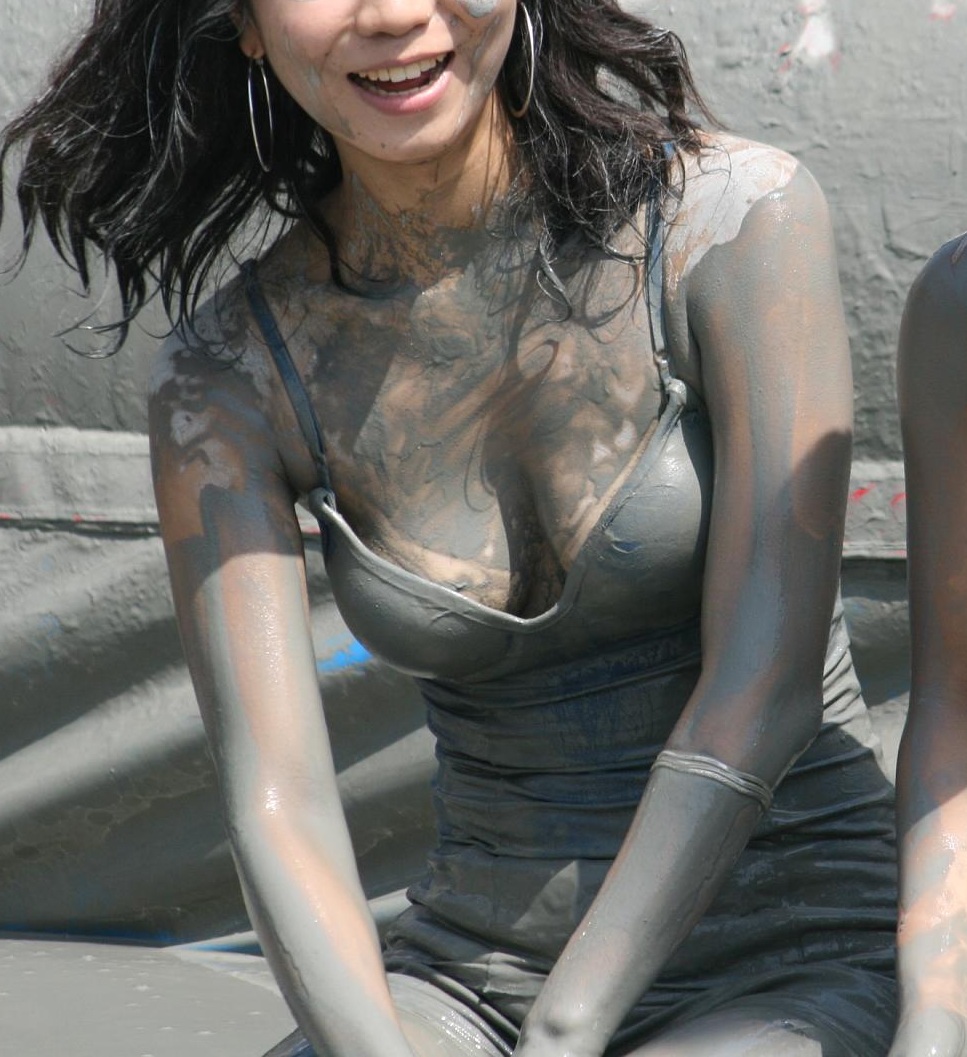 【どろんこエロ画像】こんな画像で興奮する性癖ってあるんだなｗｗｗｗ泥まみれの女体に興奮するヤツ集合♪ その3