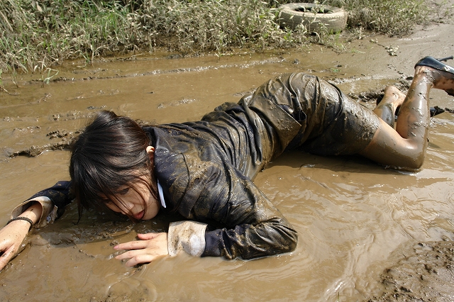 【どろんこエロ画像】こんな画像で興奮する性癖ってあるんだなｗｗｗｗ泥まみれの女体に興奮するヤツ集合♪ その6