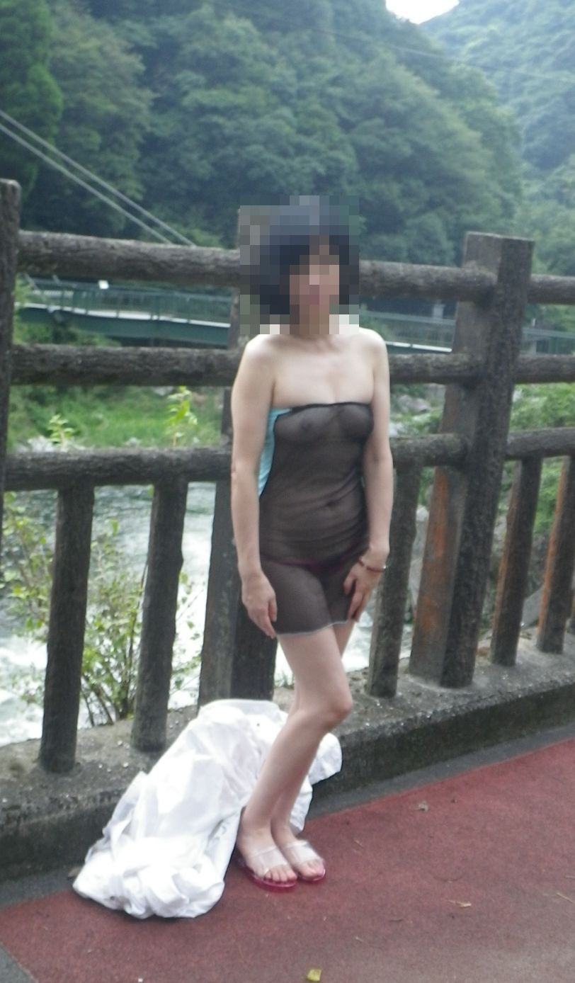 【シースルー露出エロ画像】服？着てますがなにか！？乳首まる見えなのにドヤ顔なシースルー露出とか言うアホがコイツラｗｗｗｗ その13