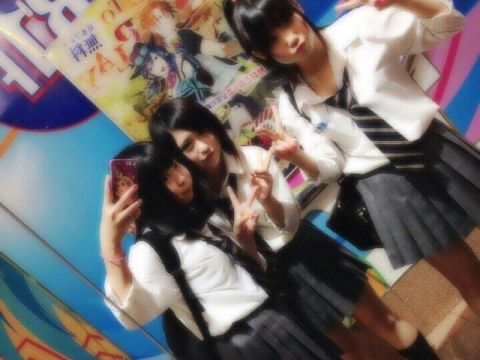ハプニング連発！？無邪気な女子高生が悪ノリした結果…SNSで炎上したおふざけエロ画像