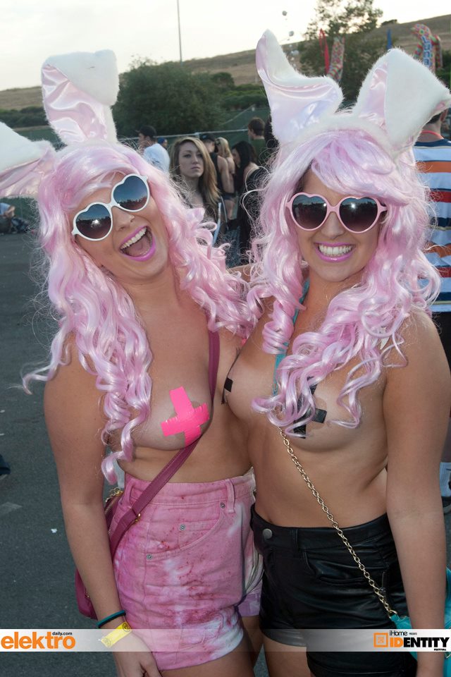 【海外イベントエロ画像】外国人のお祭り好きは異常ｗｗｗイベントと言う建前があればどんなエロい格好も無問題な風潮がホントスコｗｗｗ その6