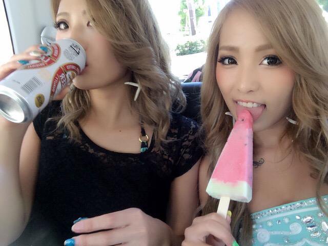 【擬似フェラエロ画像】これ絶対友達のオナネタにされただろｗｗｗビッチなギャルがSNSにあげた擬似フェラにチンポがビンビンですよｗｗｗ その11