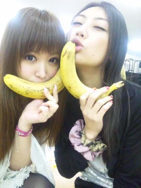 【擬似フェラエロ画像】これ絶対友達のオナネタにされただろｗｗｗビッチなギャルがSNSにあげた擬似フェラにチンポがビンビンですよｗｗｗ その15