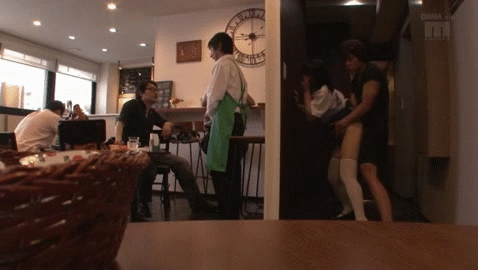 【店内レイプGIF】営業中のカフェでバイトの女の子を犯す一部始終が衝撃ｗｗｗｗｗｗ その12