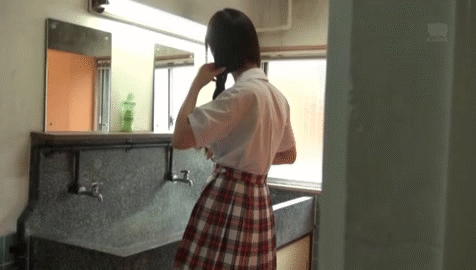 【女子校盗撮GIF】これぞ天国！女子校はパンチラで溢れてるぞｗｗｗｗ女子高生のリアルパンチラ！ その6