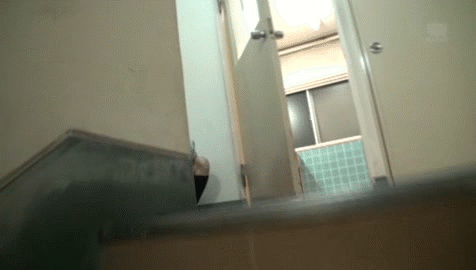 【女子校盗撮GIF】これぞ天国！女子校はパンチラで溢れてるぞｗｗｗｗ女子高生のリアルパンチラ！ その9