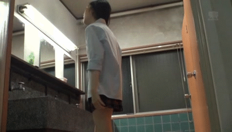 【女子校盗撮GIF】これぞ天国！女子校はパンチラで溢れてるぞｗｗｗｗ女子高生のリアルパンチラ！ その11