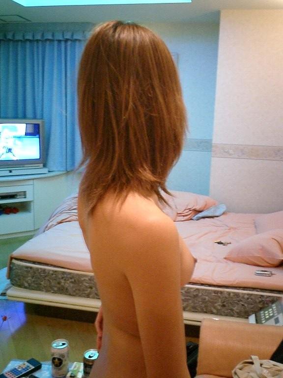 【ラブホ流出】本物は迫力が桁違い！ラブホで撮られたセックス前後の素人娘…これがリベンジポルノの瞬間！ その3