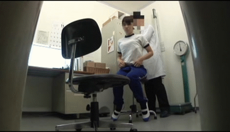 【内科検診盗撮GIF】これが成長期のおっぱいｗｗｗｗインターンが流出させた女子校内科検診の様子ｗｗｗｗ その3
