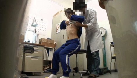 【内科検診盗撮GIF】これが成長期のおっぱいｗｗｗｗインターンが流出させた女子校内科検診の様子ｗｗｗｗ その8