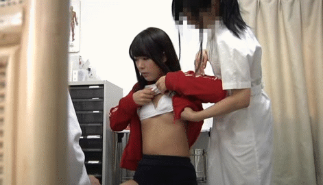 【内科検診盗撮GIF】これが成長期のおっぱいｗｗｗｗインターンが流出させた女子校内科検診の様子ｗｗｗｗ その10