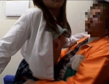 【万引き制裁GIF】これだからコンビニの店長は辞められない…万引きした女子高生に肉体的制裁するのが楽しすぎるwww その11