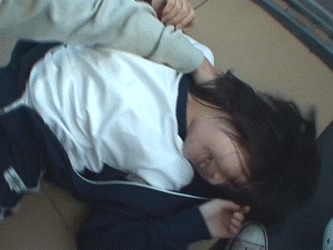 【エロGIF】ダサいジャージにヘルメット姿…ど田舎の中学生がズタボロにされる通り魔レイプがちょー興奮するwww その13