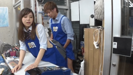 【エロGIF】欲求不満な女の子が本屋でバイトすると…露骨なパンチラで同僚を誘惑する店内中出しセックスｗｗ その12