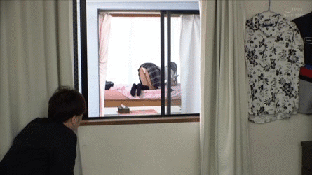 【エロGIF】窓から偶然覗けたお隣の娘さんが喫煙…証拠写真で脅してやりたい放題羨ましい中出しセックス その2