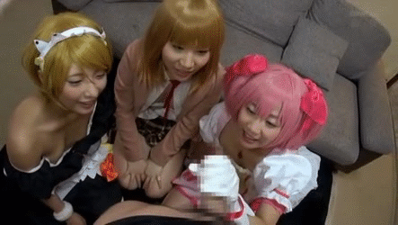 3人のコスプレイヤーに精子がかれるほど中出し!?友達のマンコから垂れるザーメンを舐めるメンヘラちゃんのハーレム乱交GIF画像 その8