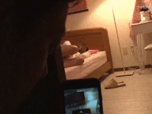 妹がオナニーしてたんで盗撮…脅して調教する禁断の近親相姦GIF画像