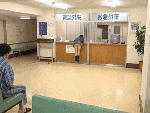 女子高生が病院でパンチラしまくり…勃起した男性患者の精子を搾り取るディープフェラGIF画像