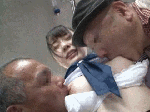 イカれた爺どもに乳首を舐め回される女子高生…バスの中で昇天！？ザーメンまみれにされる痴漢GIF画像