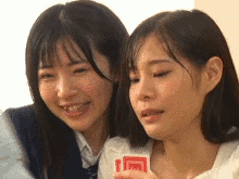 彼氏の妹がレズビアンだった…こたつの中で手マンされメス堕ちする女の子が目覚めるレズ性交GIF画像
